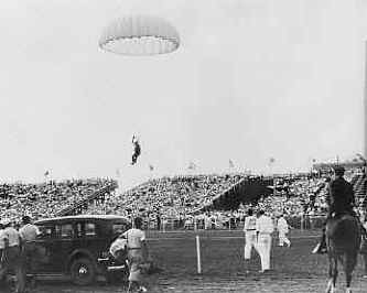 Parachute contest.jpg (34150 bytes)